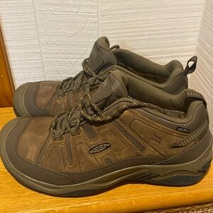 Mens Keen Circadia hiking boots